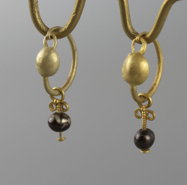 Roman earrings