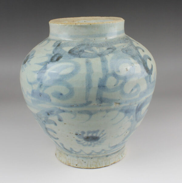 Chinese jar with floral motif