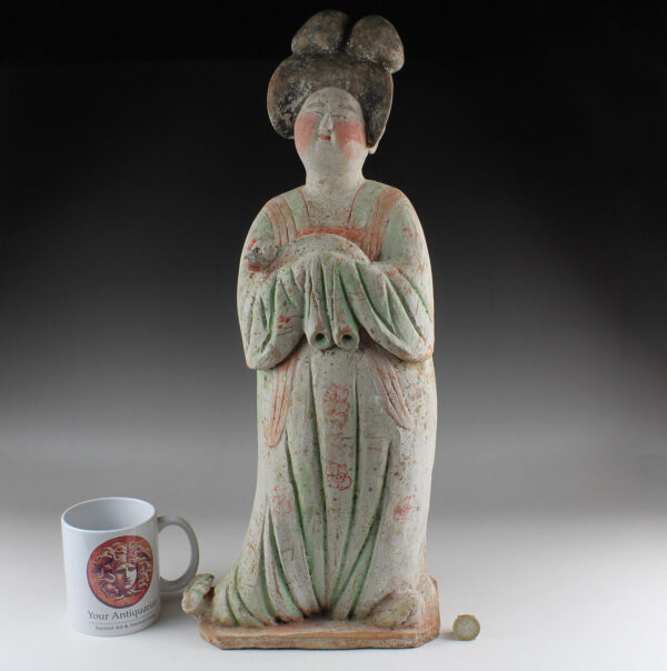 Chinese statuette of a Fat Lady with Thermoluminescence
