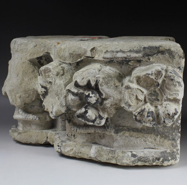 Medieval capital with flower decoration