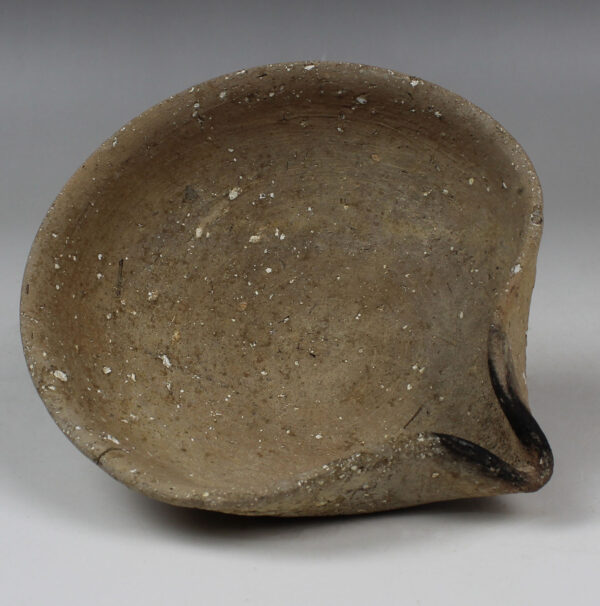 Bronze Age oil lamp, Type Kennedy 1, Group B