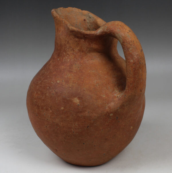 Etruscan beaked jug