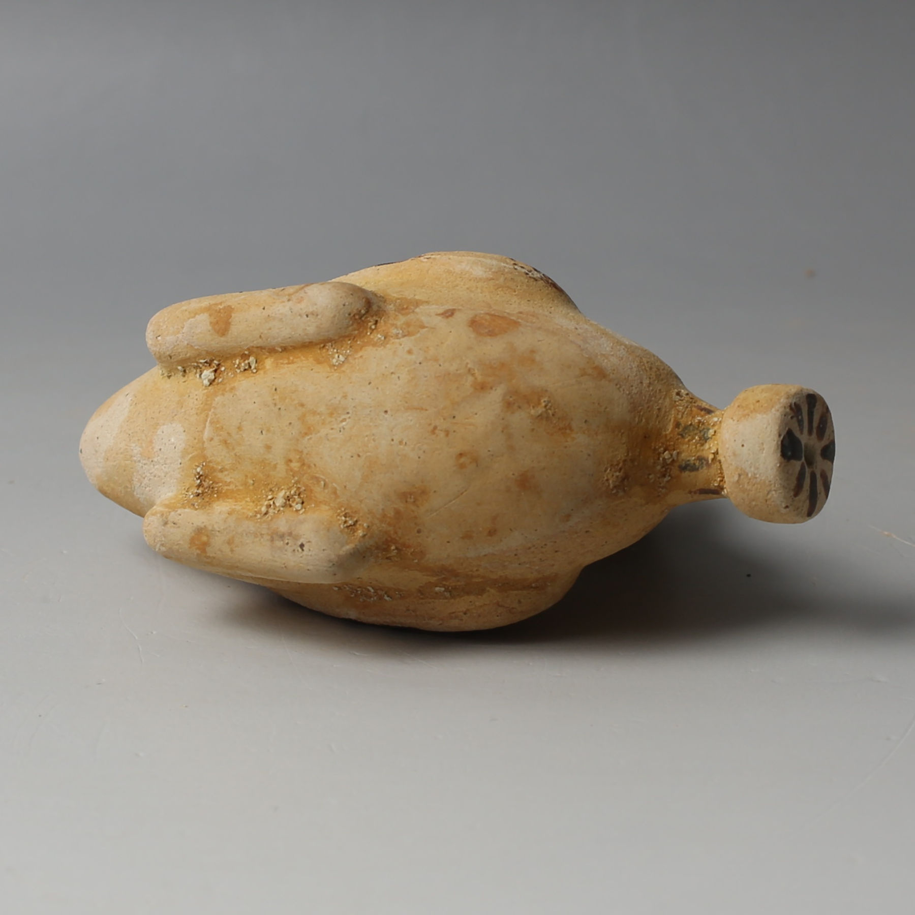 Etrusco-Corinthian aryballos in the shape of swan Etrusco-Corinthian aryballos in the shape of swan