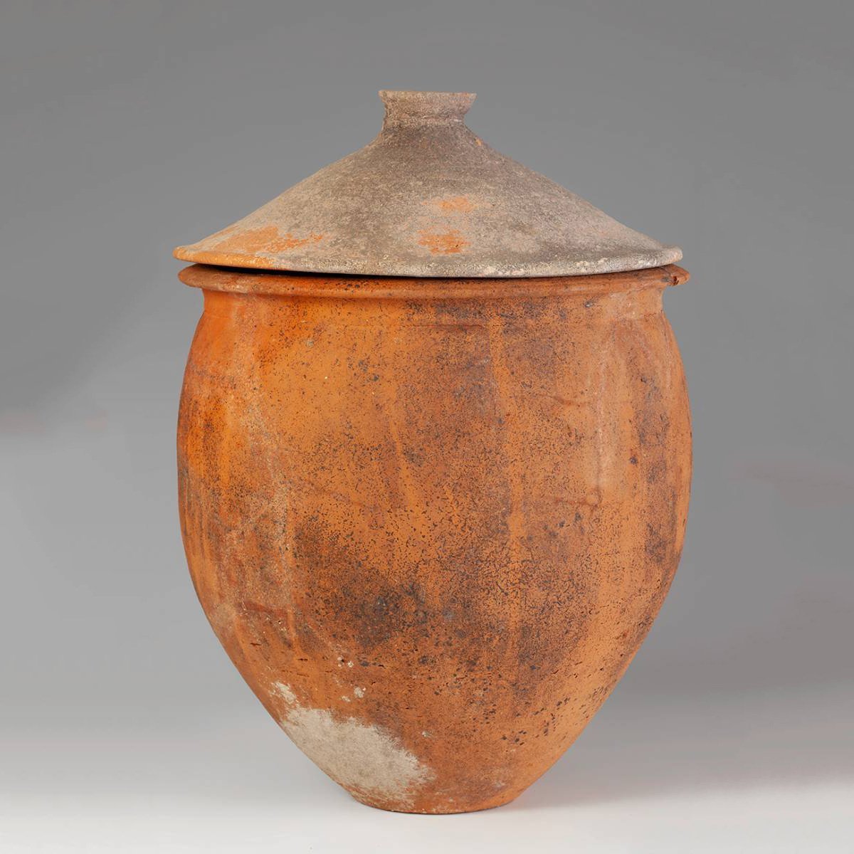 Roman urn Roman urn