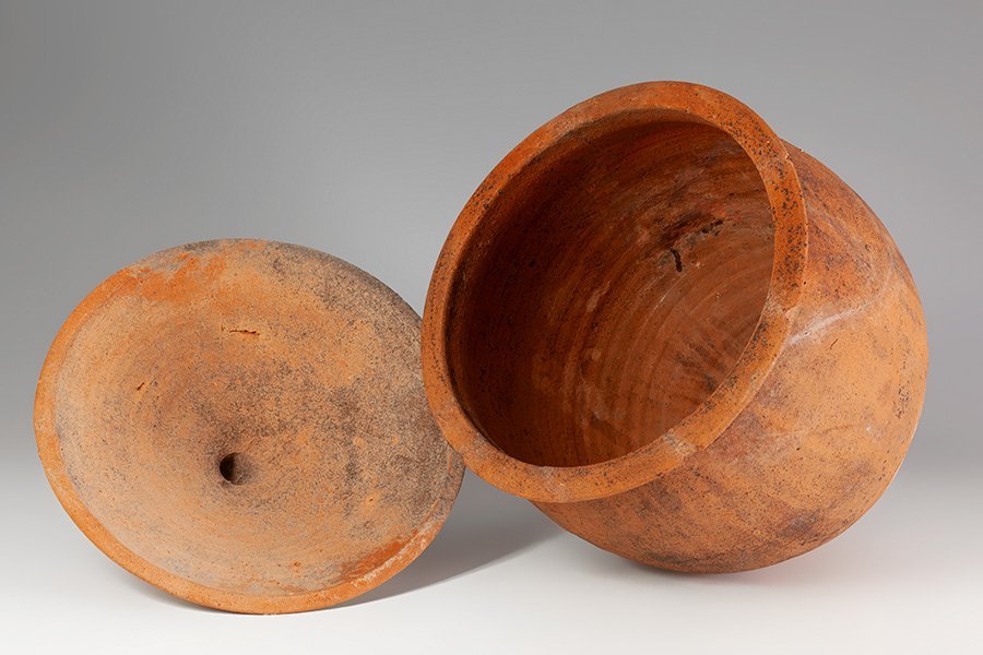 Roman urn Roman urn
